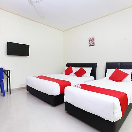 Super Oyo 89640 Hotel Pelangi Marang Kültér fotó