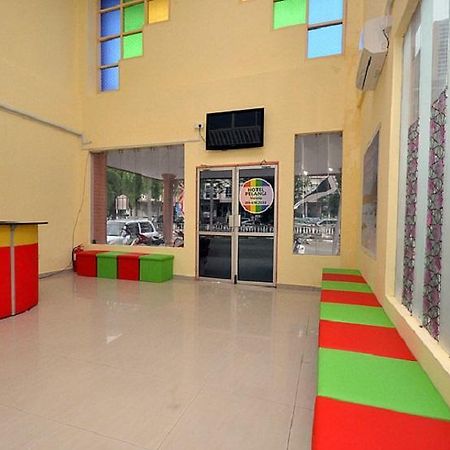 Super Oyo 89640 Hotel Pelangi Marang Kültér fotó