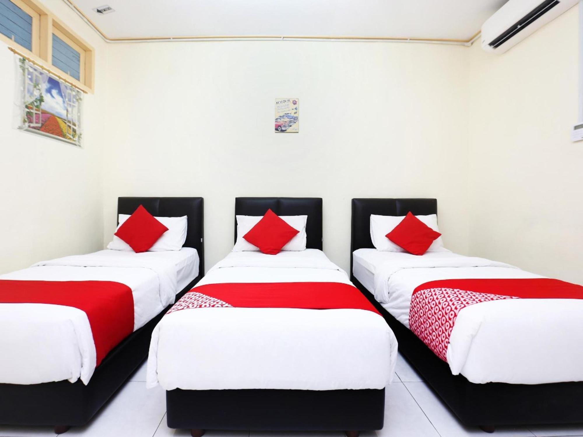 Super Oyo 89640 Hotel Pelangi Marang Kültér fotó