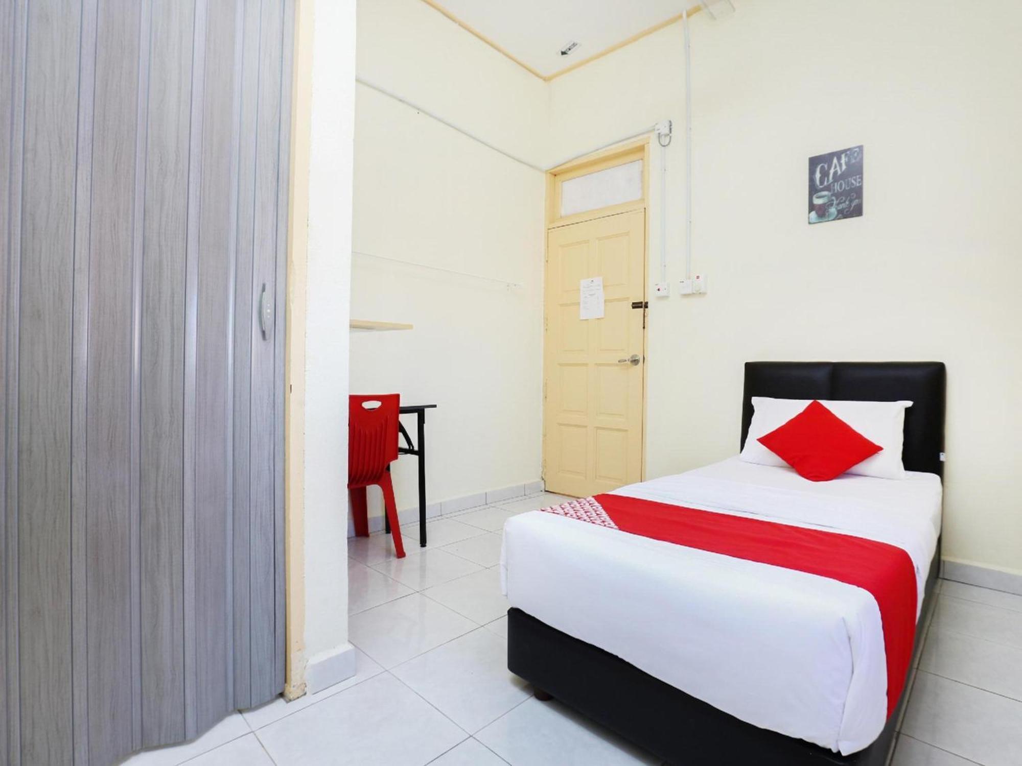 Super Oyo 89640 Hotel Pelangi Marang Kültér fotó
