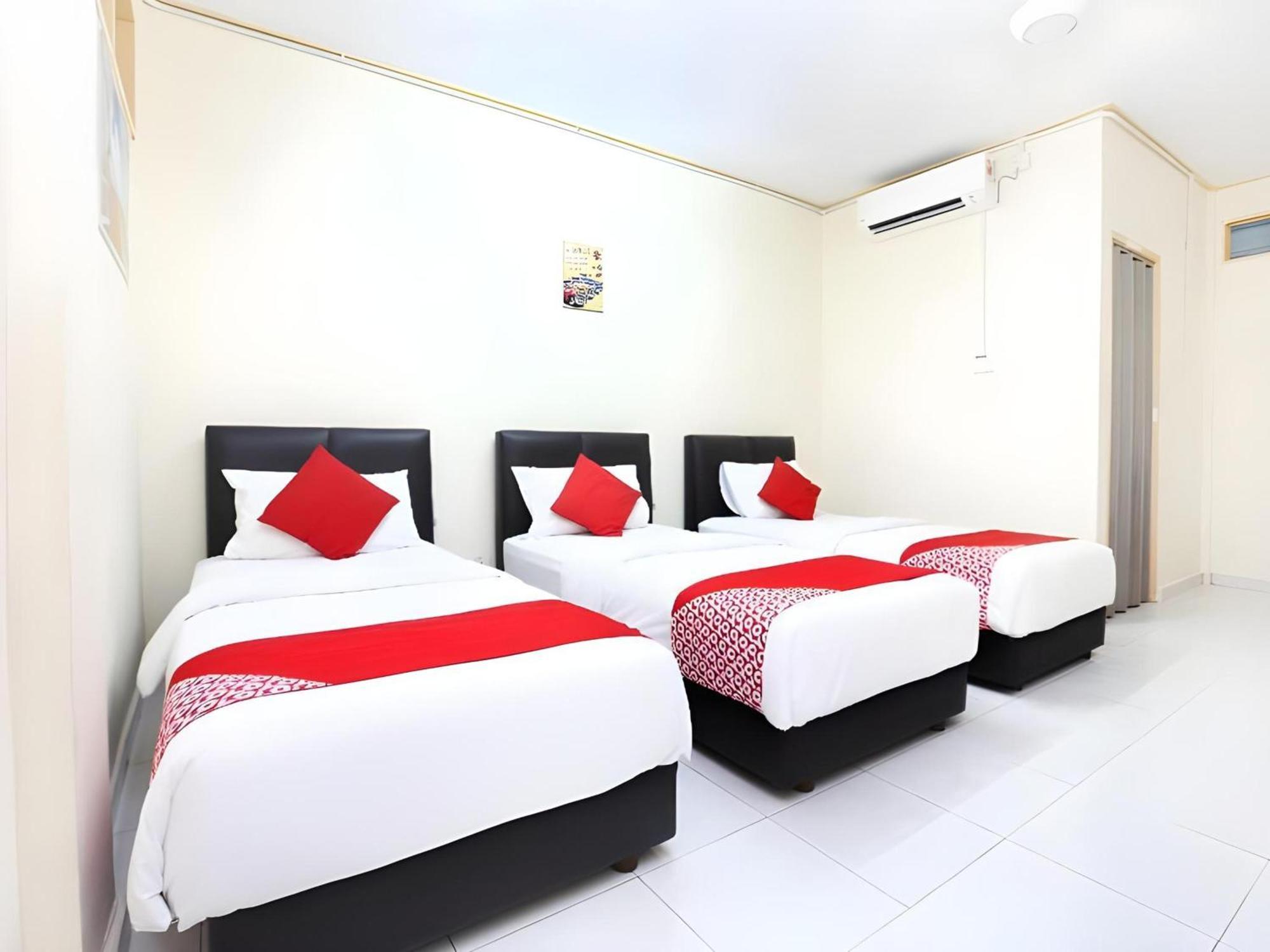 Super Oyo 89640 Hotel Pelangi Marang Kültér fotó