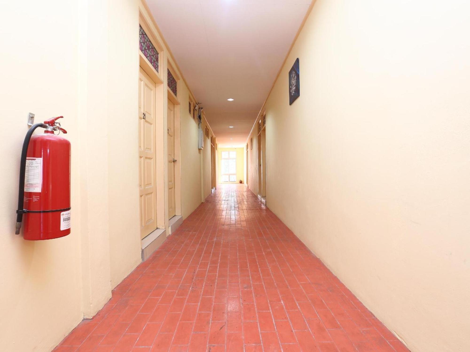 Super Oyo 89640 Hotel Pelangi Marang Kültér fotó