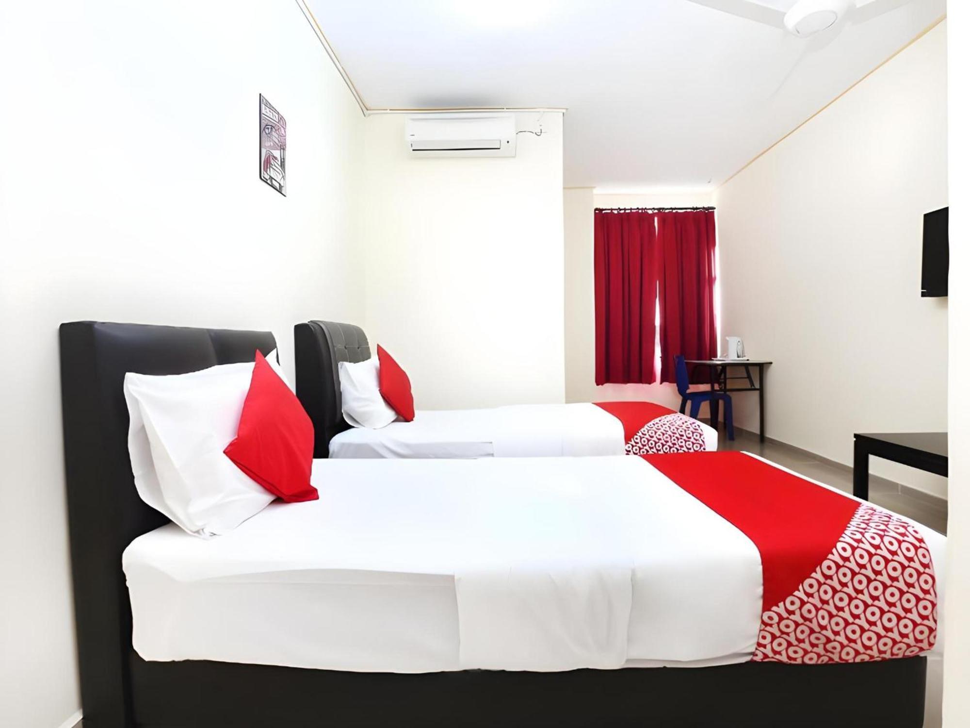 Super Oyo 89640 Hotel Pelangi Marang Kültér fotó