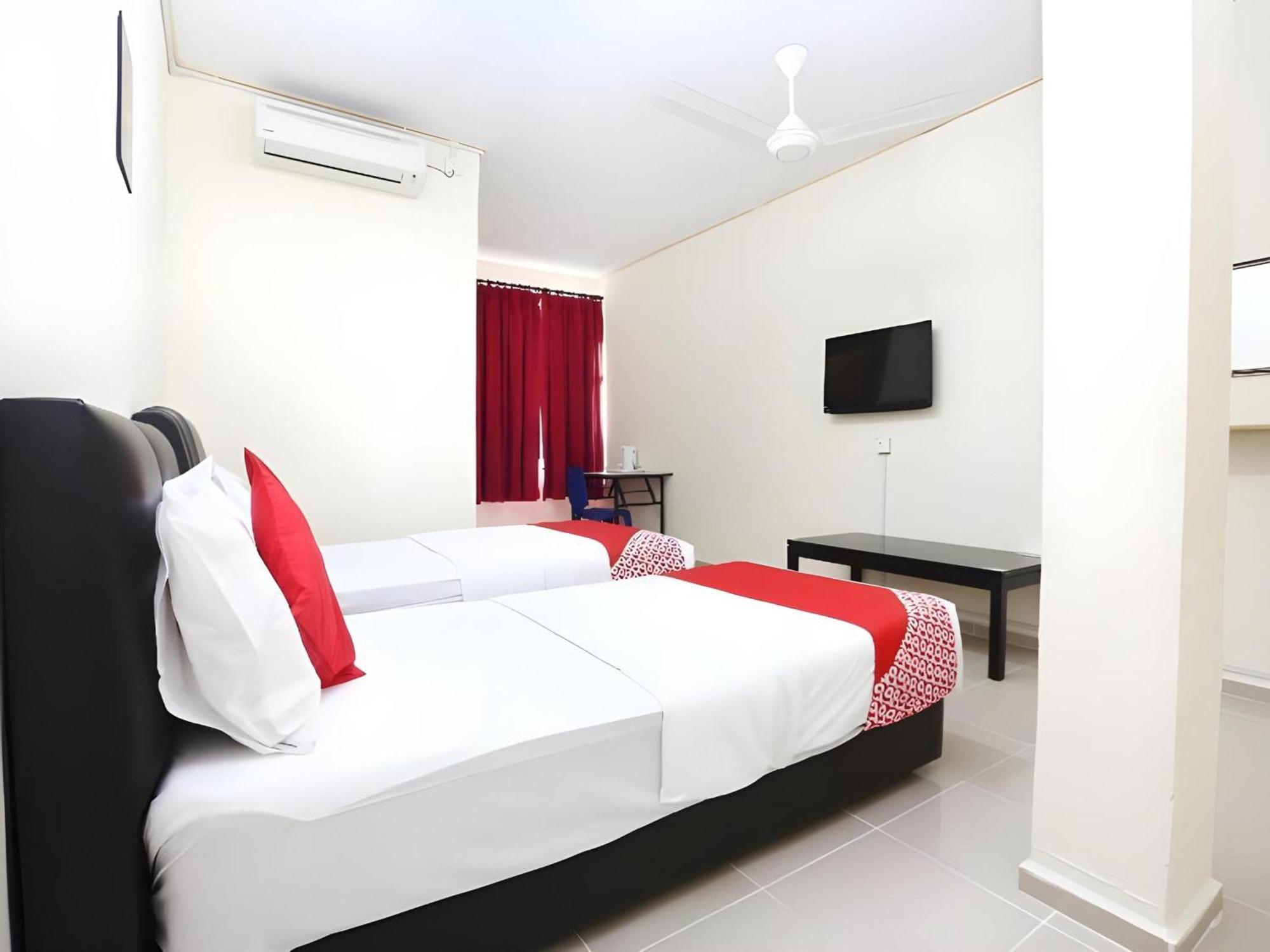 Super Oyo 89640 Hotel Pelangi Marang Kültér fotó