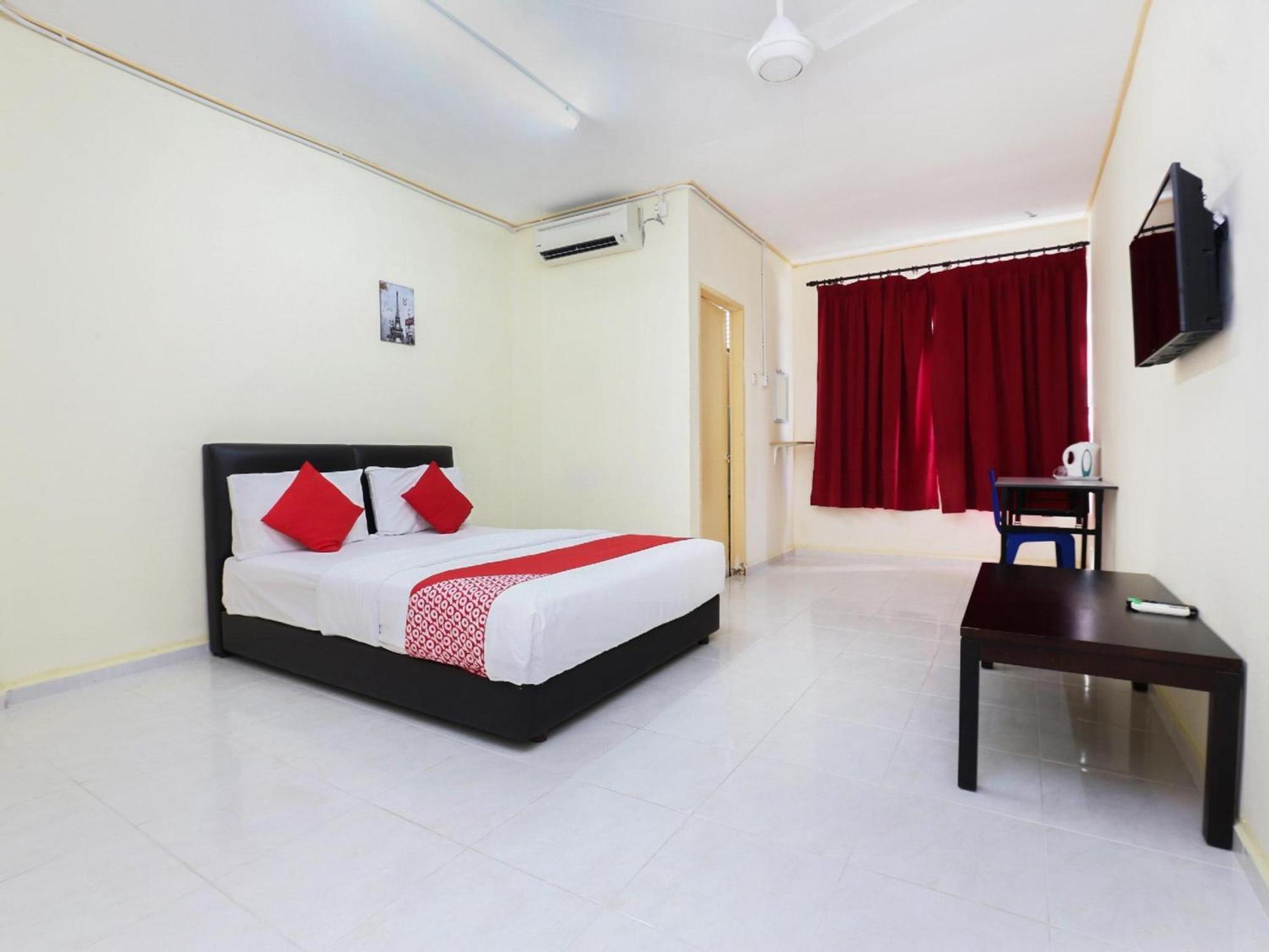 Super Oyo 89640 Hotel Pelangi Marang Kültér fotó