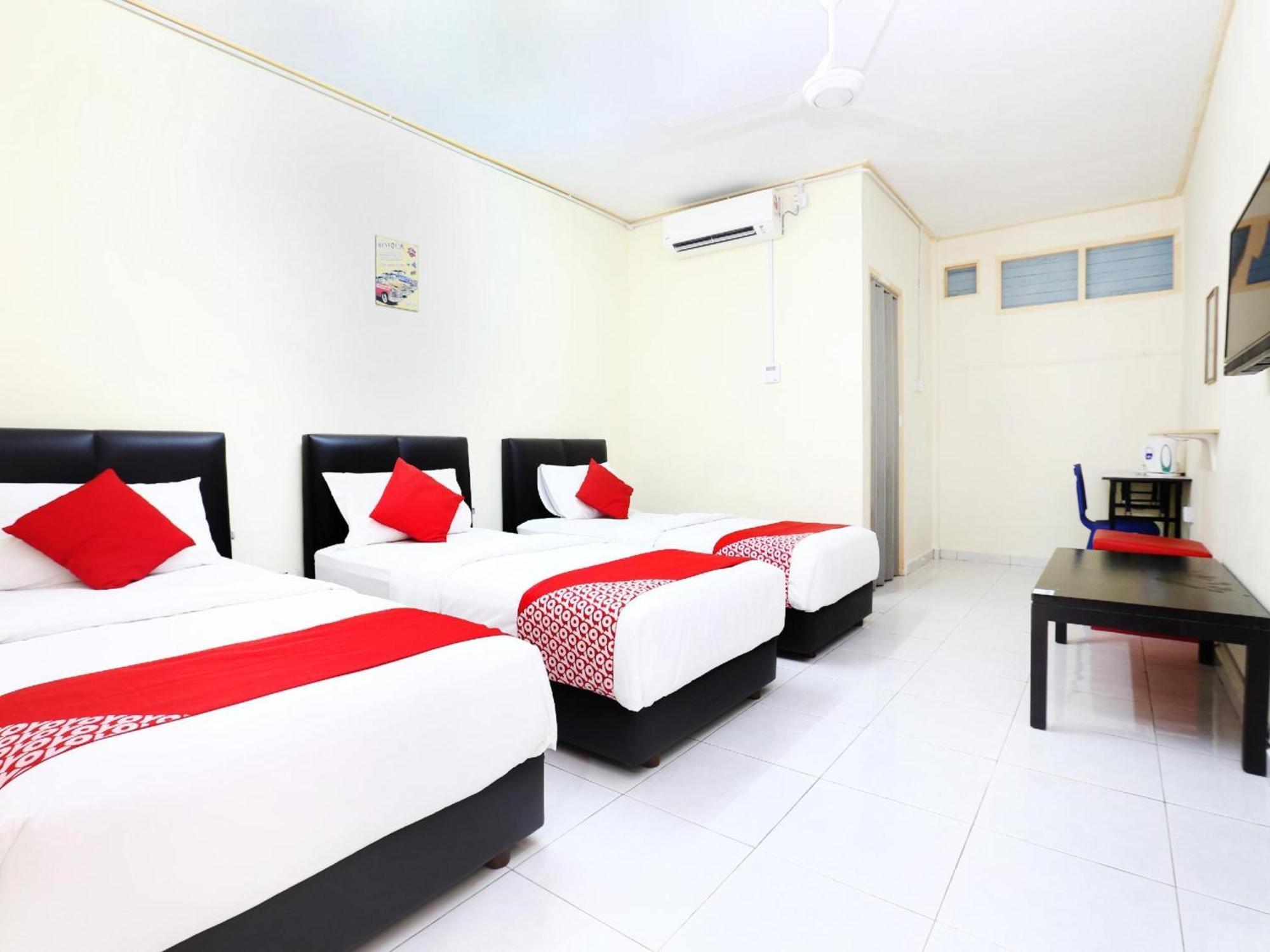 Super Oyo 89640 Hotel Pelangi Marang Kültér fotó