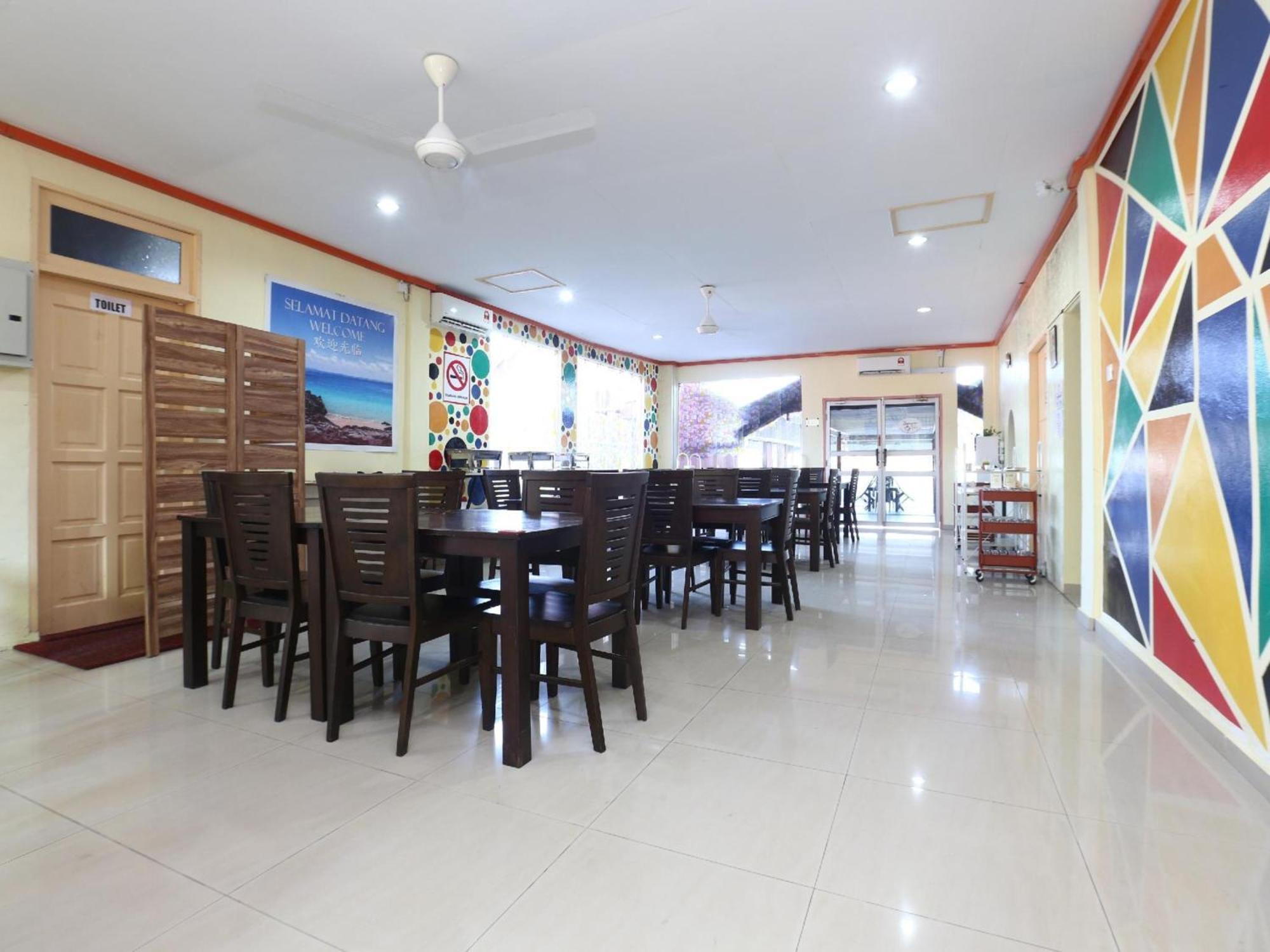 Super Oyo 89640 Hotel Pelangi Marang Kültér fotó