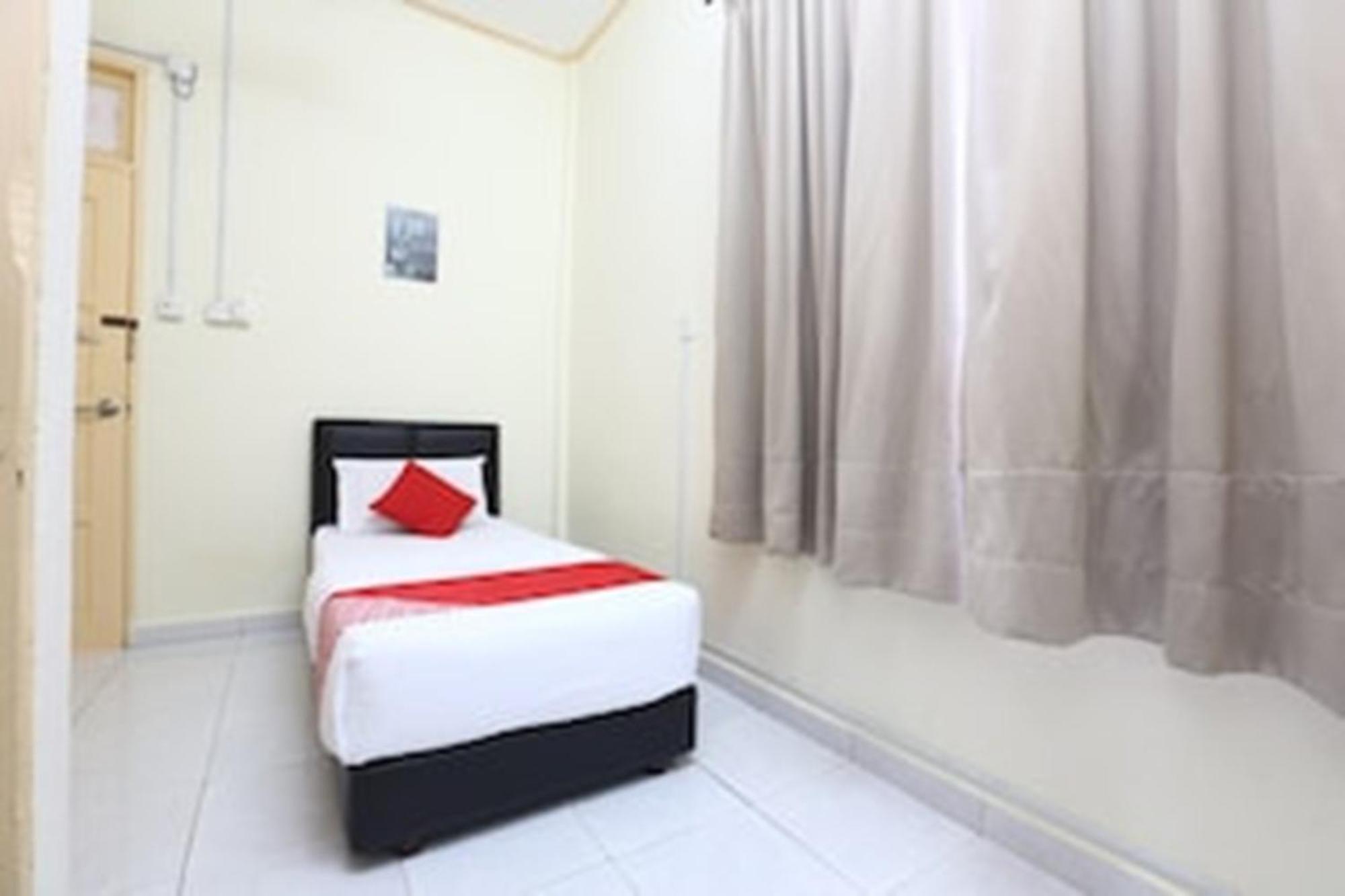 Super Oyo 89640 Hotel Pelangi Marang Kültér fotó