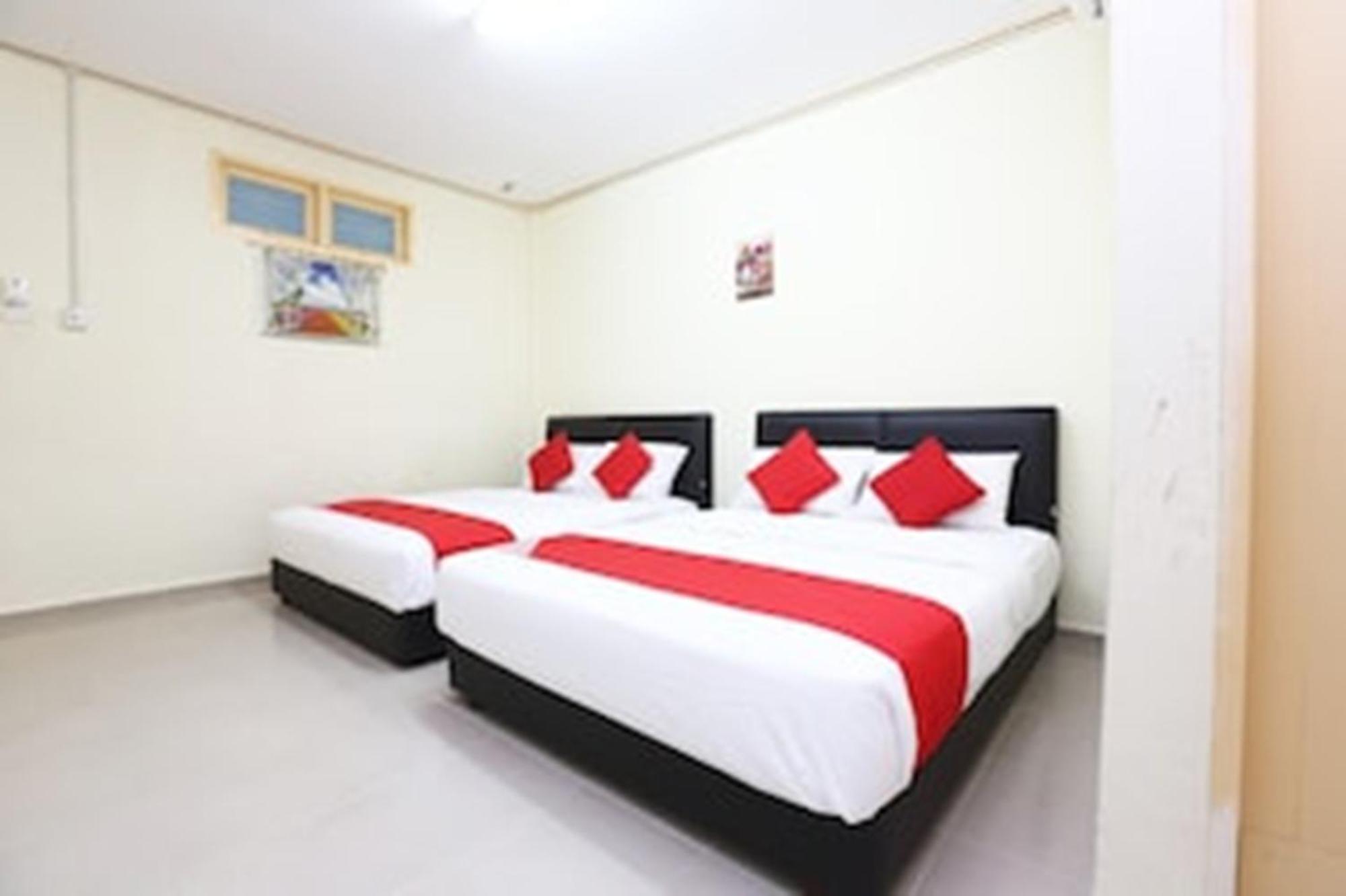 Super Oyo 89640 Hotel Pelangi Marang Kültér fotó